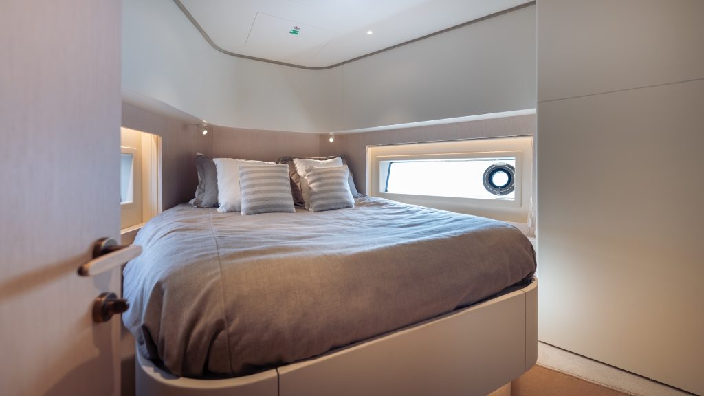 Azimut-Benetti-Americas-Listing-on-YachtWay-66