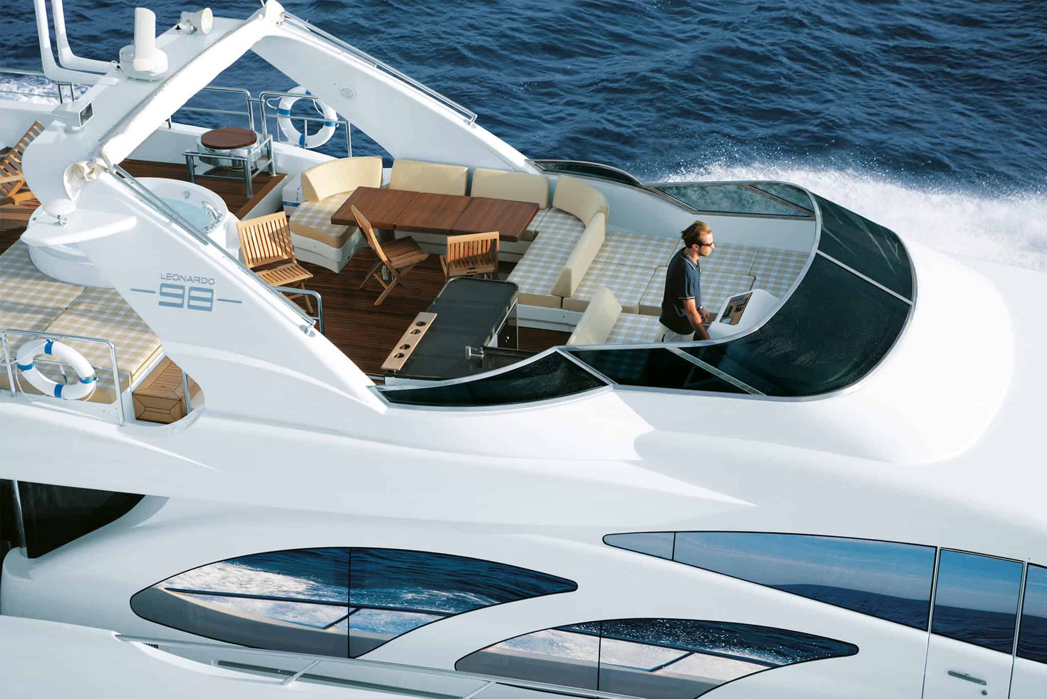 Azimut-yachts-heritage-pannello-98Leonardo-02