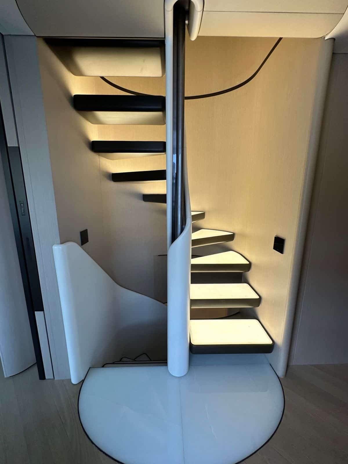 GUESTS LOBBY 2