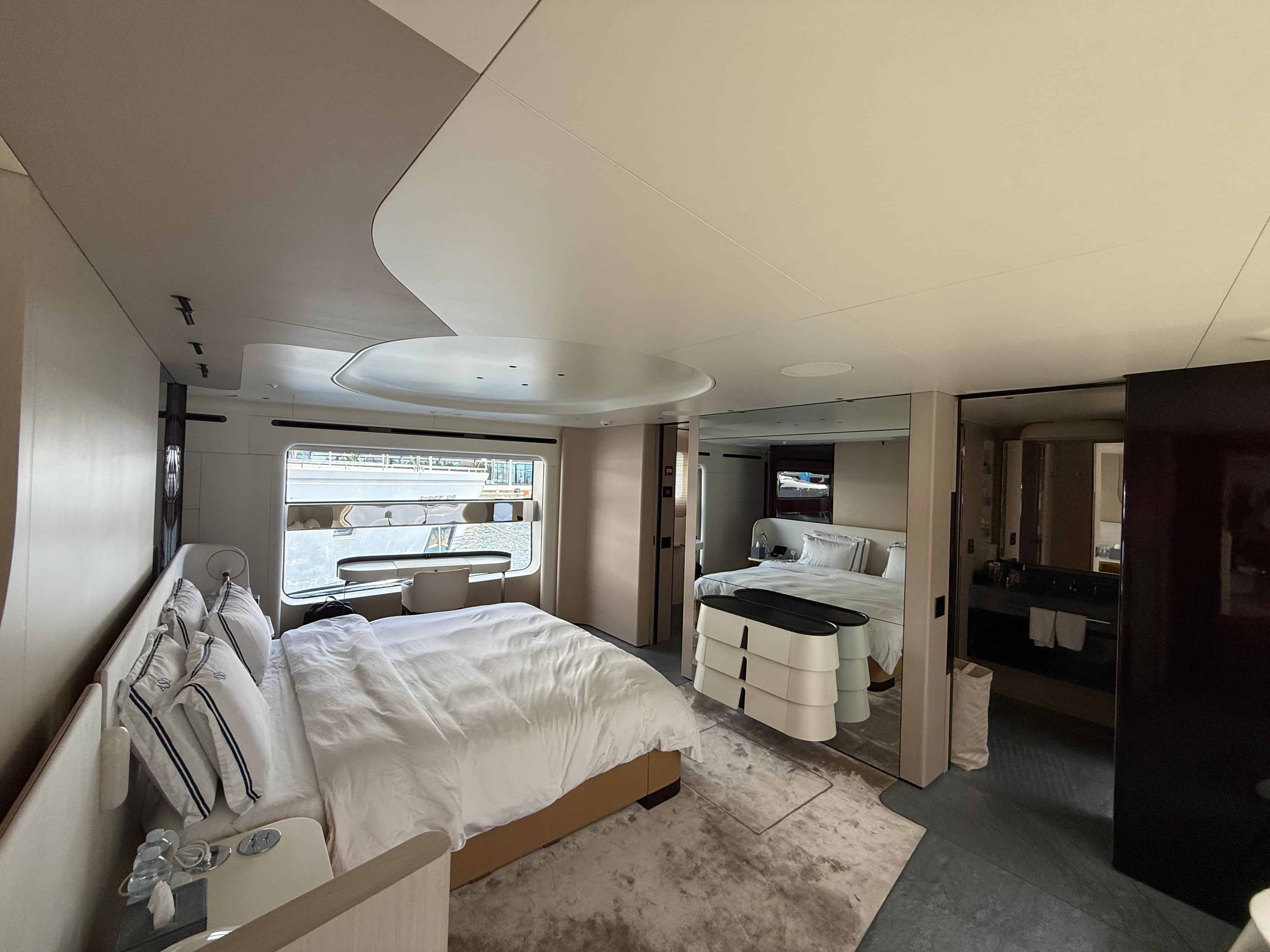 MASTER CABIN (2)
