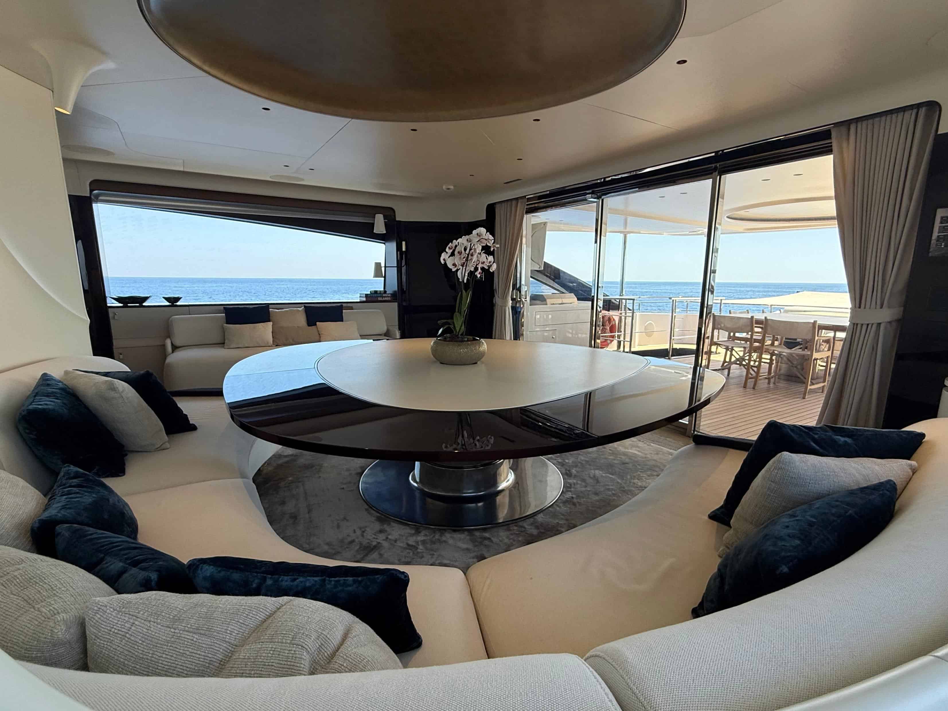 SKY LOUNGE UPPER DECK (2)