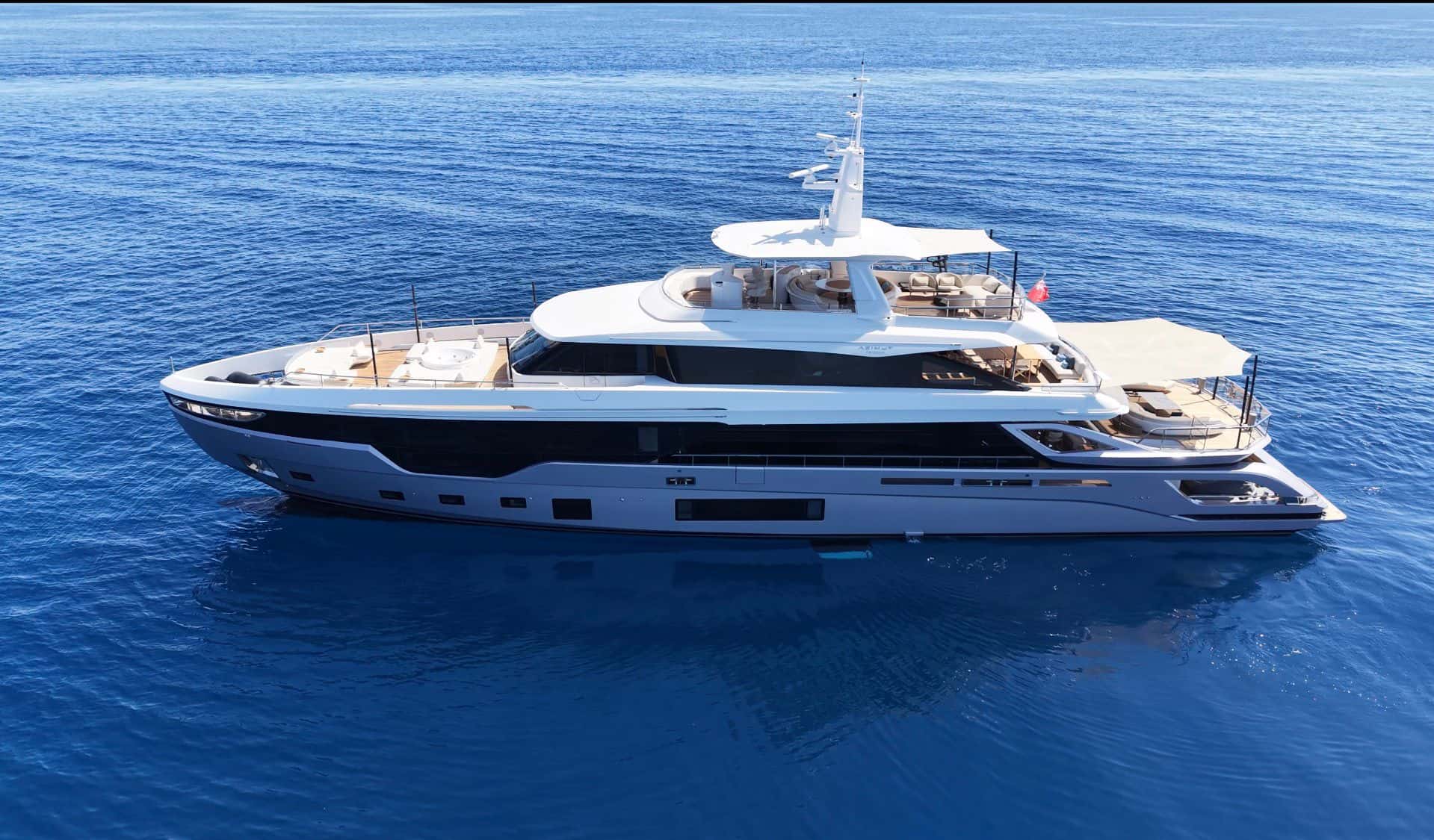 THE YACHT (7)