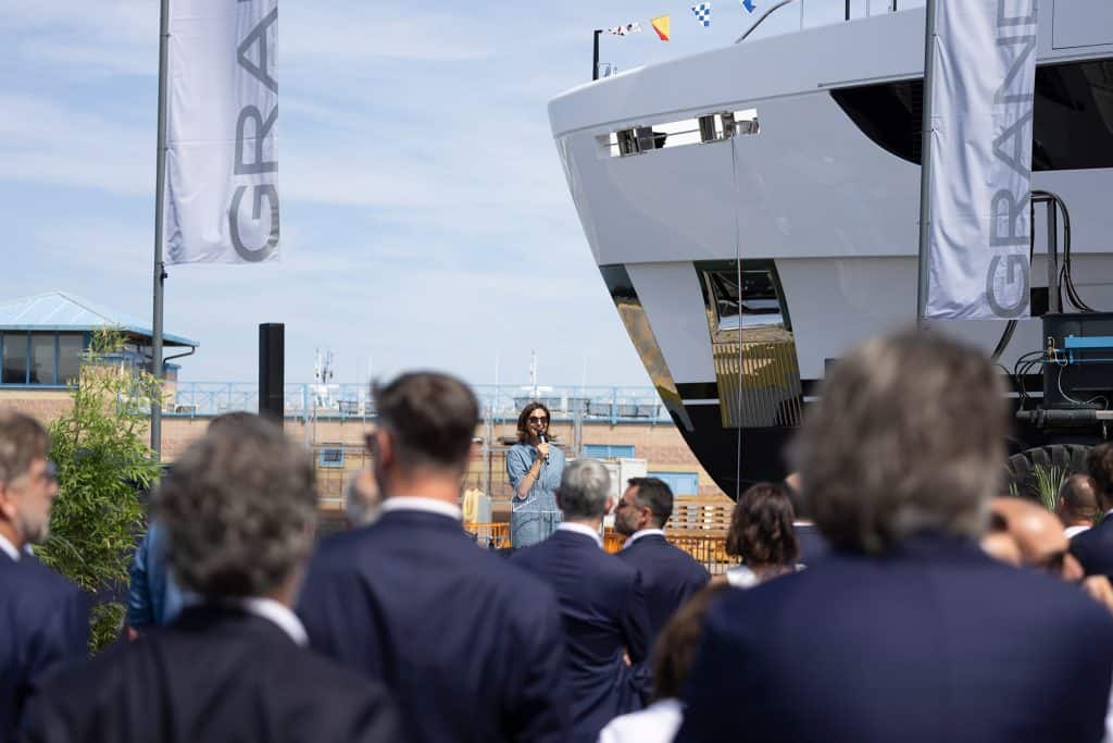 Azimut launches Grande 44 (3)